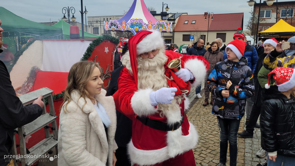 Świątecznie na rynku w Ślesinie