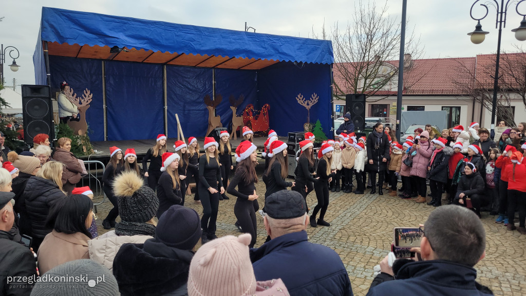 Świątecznie na rynku w Ślesinie
