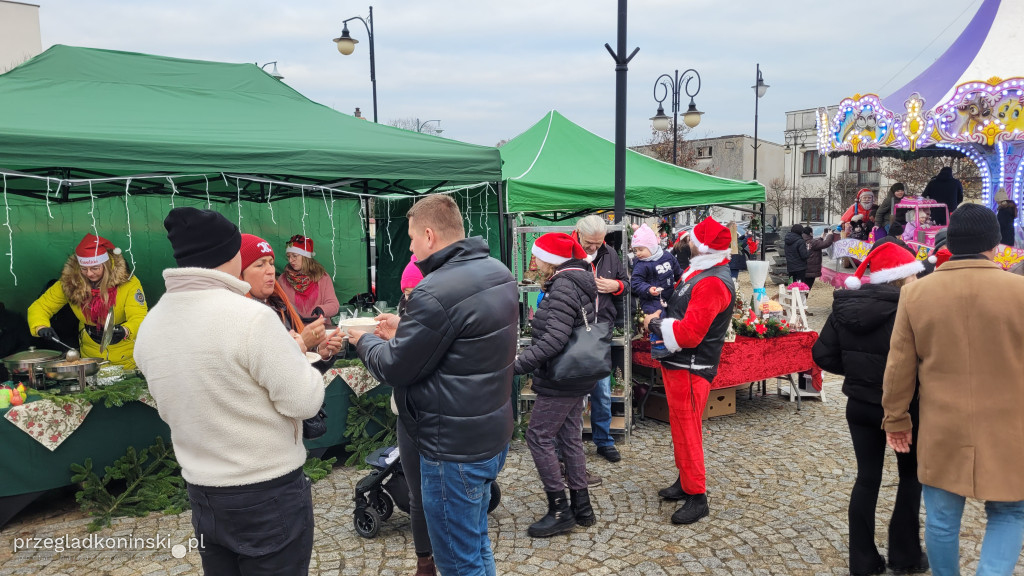 Świątecznie na rynku w Ślesinie