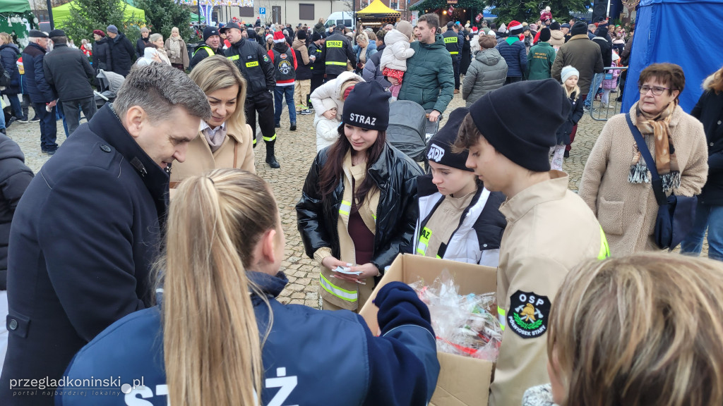 Świątecznie na rynku w Ślesinie