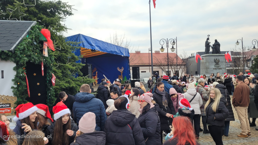 Świątecznie na rynku w Ślesinie