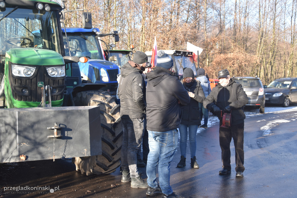 Protest rolników na wiadukcie nad autostradą