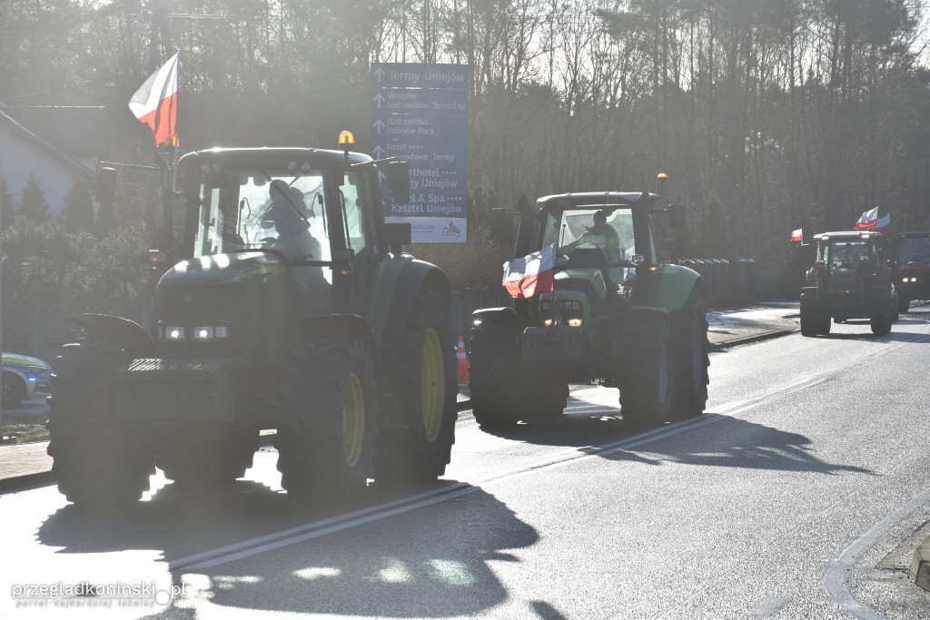 Protest rolników na wiadukcie nad autostradą