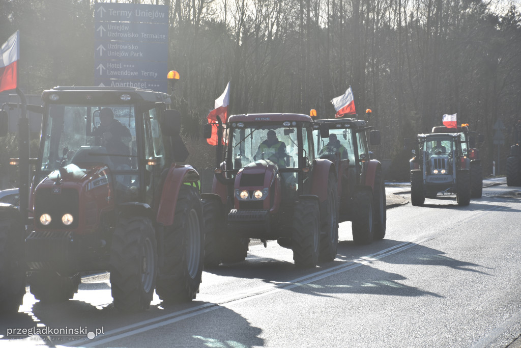 Protest rolników na wiadukcie nad autostradą