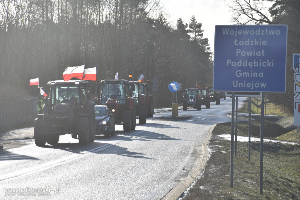 Protest rolników na wiadukcie nad autostradą