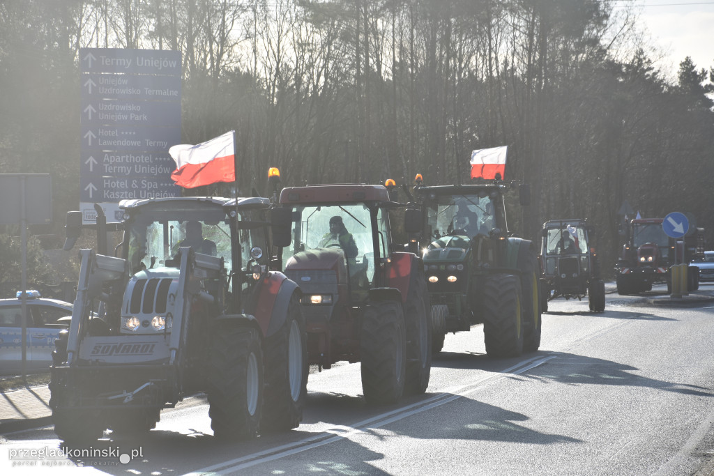 Protest rolników na wiadukcie nad autostradą