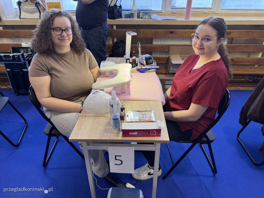 Konkurs stylizacji paznokci. Manicure biznesowy