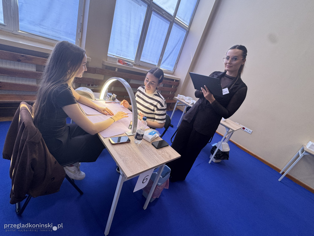 Konkurs stylizacji paznokci. Manicure biznesowy