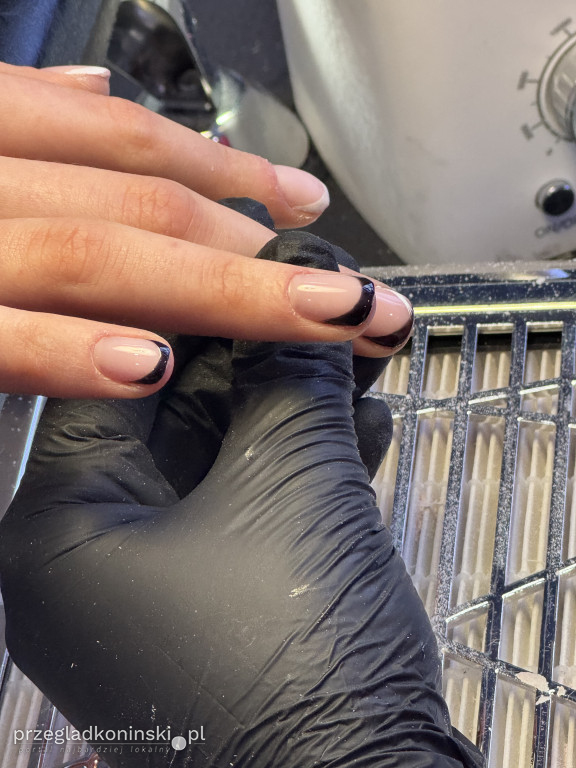 Konkurs stylizacji paznokci. Manicure biznesowy