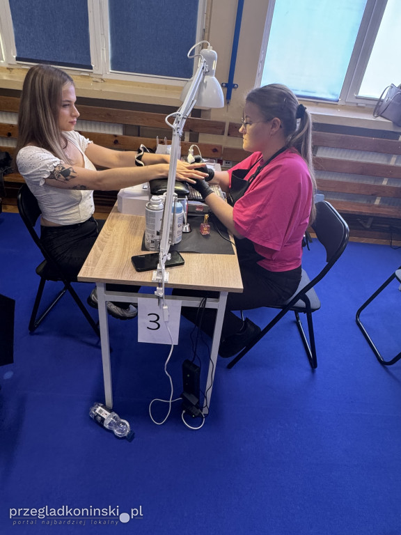 Konkurs stylizacji paznokci. Manicure biznesowy