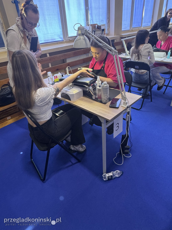 Konkurs stylizacji paznokci. Manicure biznesowy