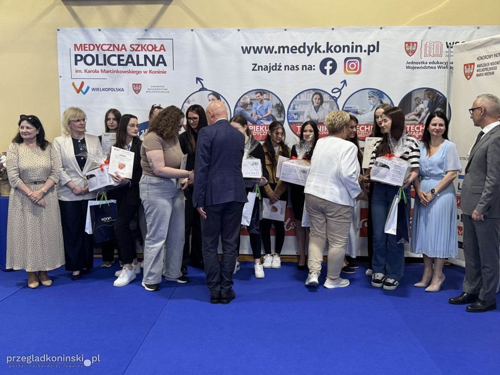 Konkurs stylizacji paznokci. Manicure biznesowy