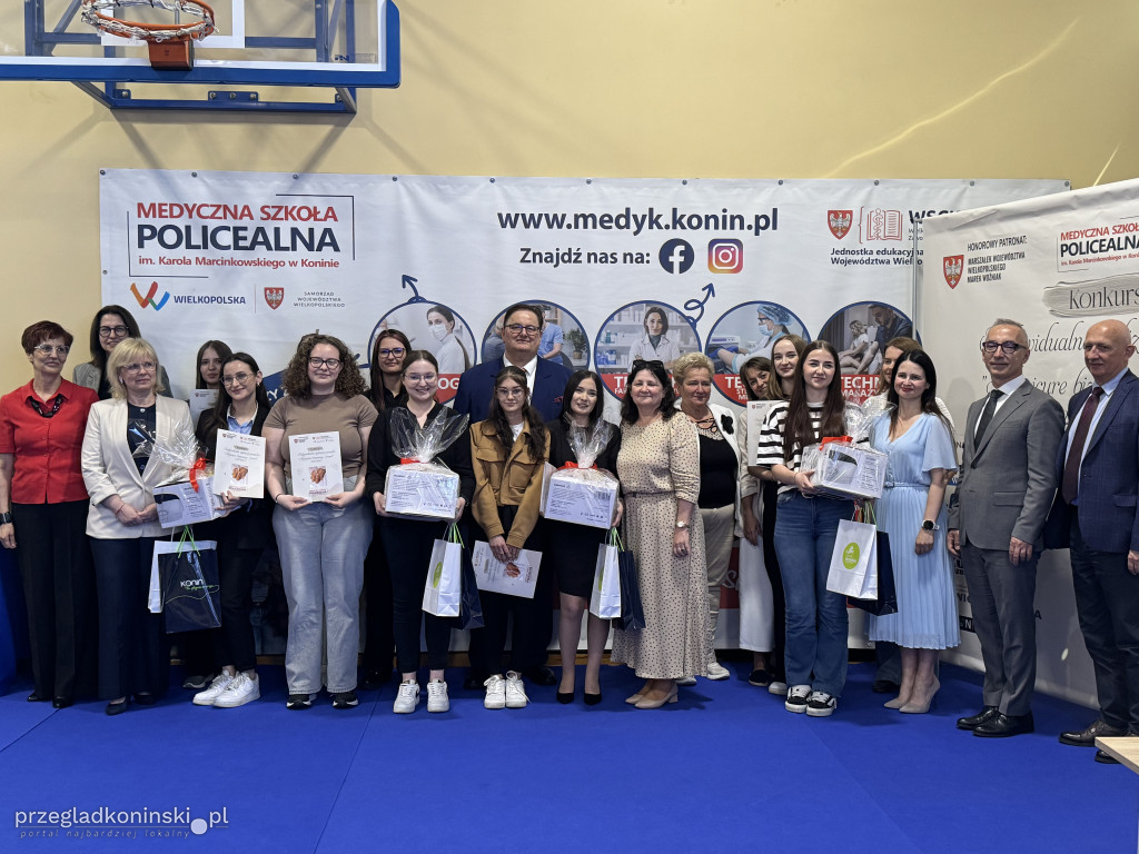 Konkurs stylizacji paznokci. Manicure biznesowy