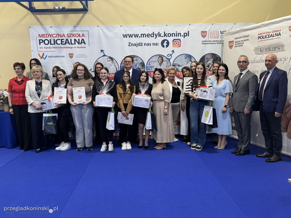 Konkurs stylizacji paznokci. Manicure biznesowy