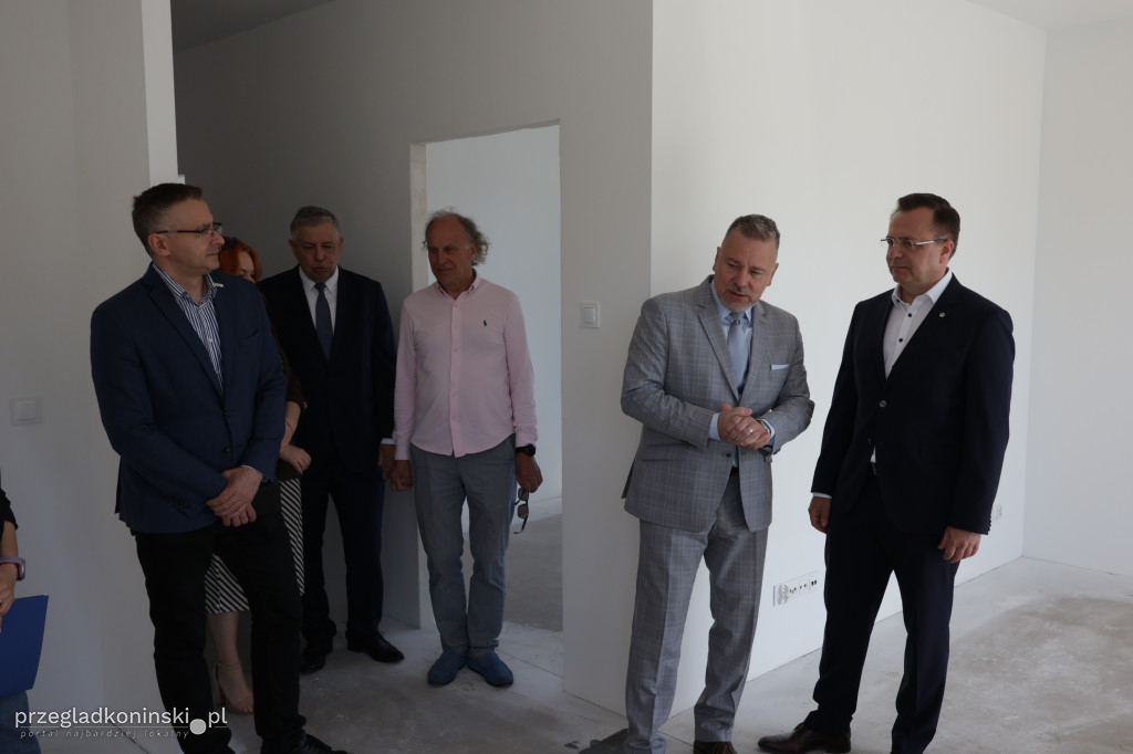 Uroczystość przekazania budynku mieszkalnego przy ulicy Onyksowej