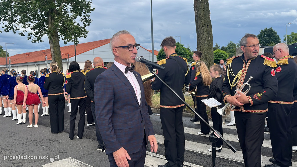 W kolorowym korowodzie uczestnicy festiwalu przeszli ulicami Konina