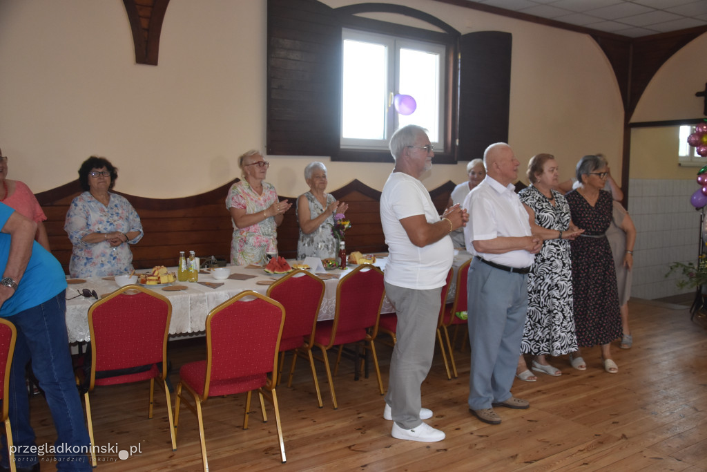 Są dobrymi sąsiadami. Seniorzy i uczestnicy WTZ spotkali się w świetlicy