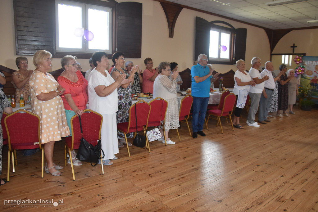 Są dobrymi sąsiadami. Seniorzy i uczestnicy WTZ spotkali się w świetlicy