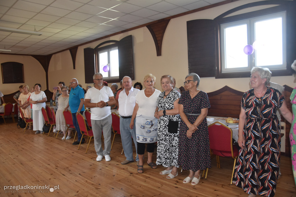 Są dobrymi sąsiadami. Seniorzy i uczestnicy WTZ spotkali się w świetlicy