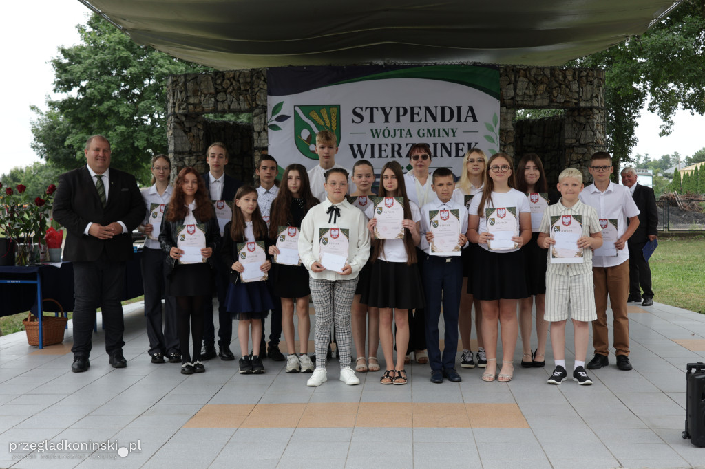 Wójt Gminy Wierzbinek wręczył stypendia