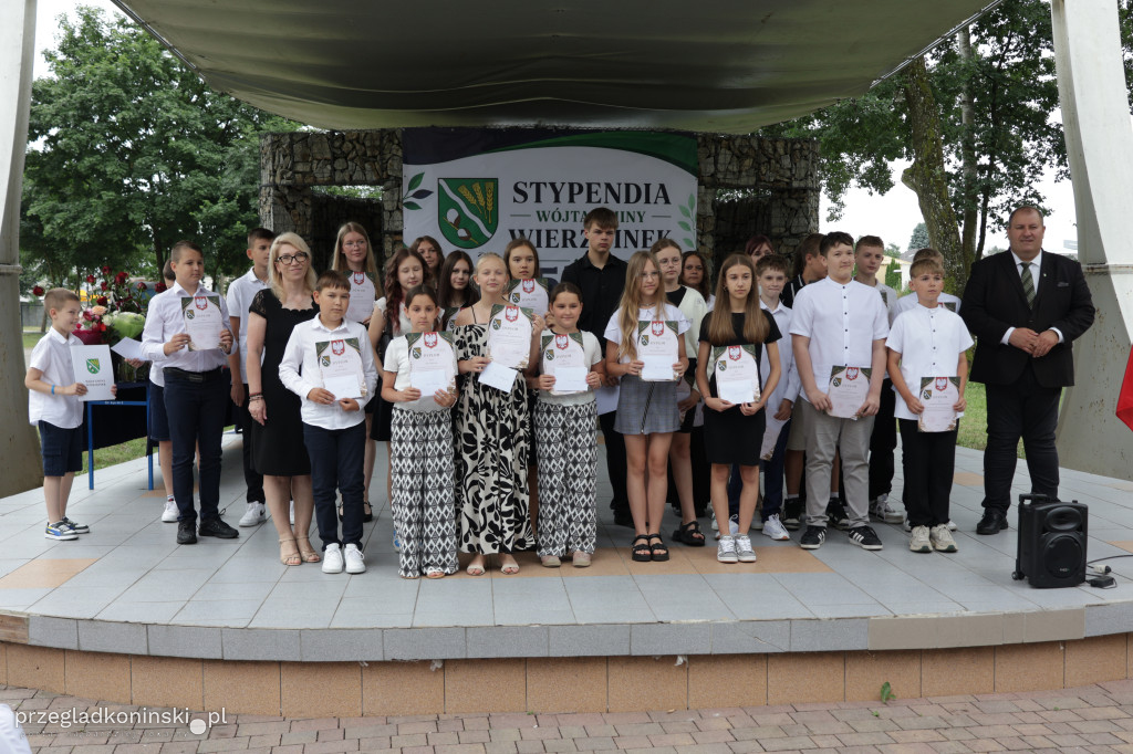 Wójt Gminy Wierzbinek wręczył stypendia