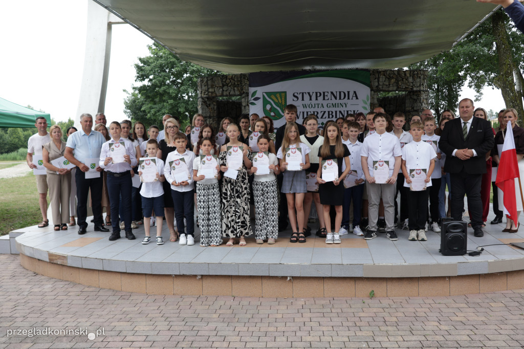 Wójt Gminy Wierzbinek wręczył stypendia