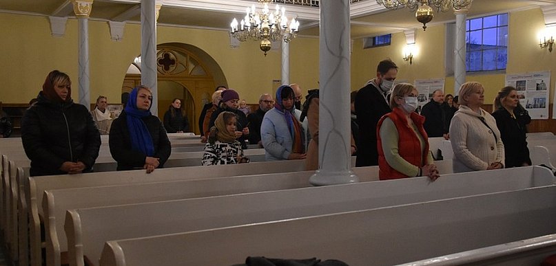 „Wojna to przede wszystkim łzy, ból i straty”. Ekumeniczne nabożeństwo z...