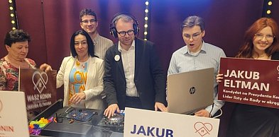 Imprezowo w sztabie Jakuba Eltmana