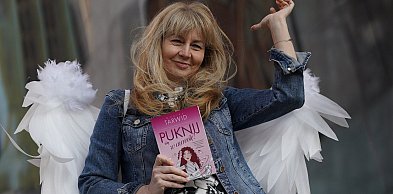 „Puknij się w aureolę” – poruszająca historia o sile zaczynania od nowa
