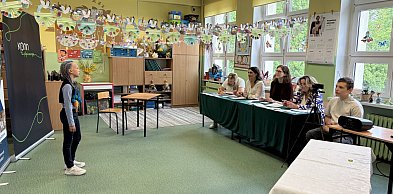 „Uczniowie zaskakują wiedzą i umiejętnościami aktorskimi”
