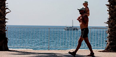 Wakacje nad wodą z dzieckiem – co spakować?