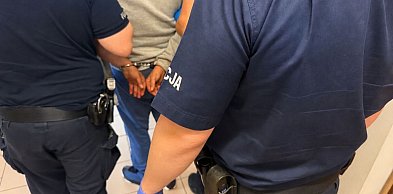 Stosował przemoc wobec członków rodziny i zaatakował policjantów