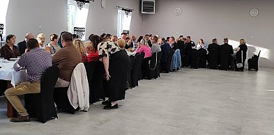 Uroczysta kolacja w wyremontowanej sali. Tę remizę budowali nasi rodzice