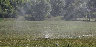 Można się schłodzić na Makowej. Strażacy ustawili kurtynę