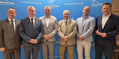 Są pieniądze na budowę mostu w Biechowach. Wiceminister ogłosił w starostwie