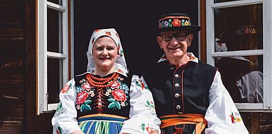 Szyk i moda dawnej wsi na fotografiach