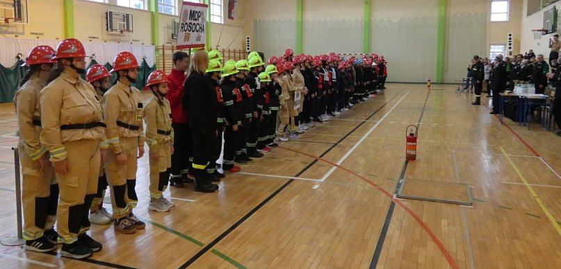 Druhny i druhowie rywalizowali w zawodach strażackich