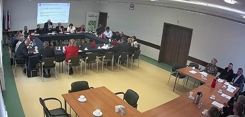 Młodzież dla „zabawy” odwraca drogowe lustra. To duże zagrożenie