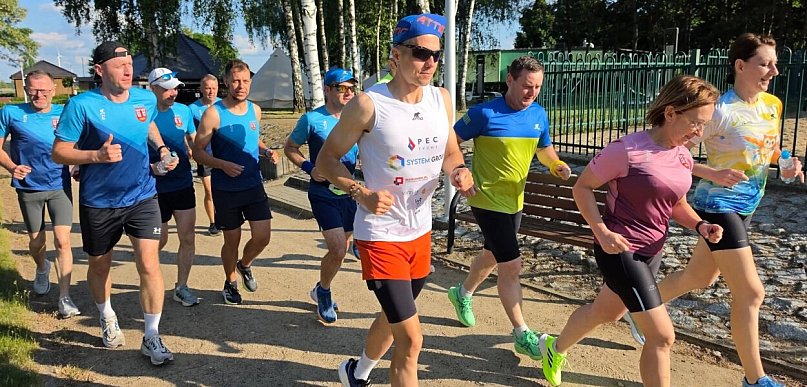 Wspólne bieganie ze sportowcem ultraekstremalnym