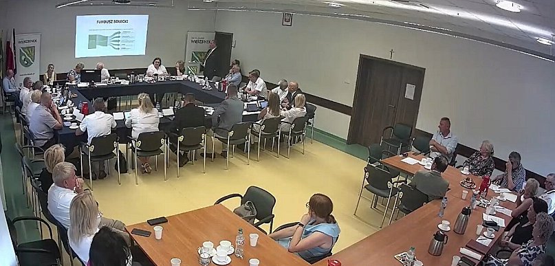 Rozmawiali o kolei i podrzucanych psach. Jest wotum i absolutorium dla wójta